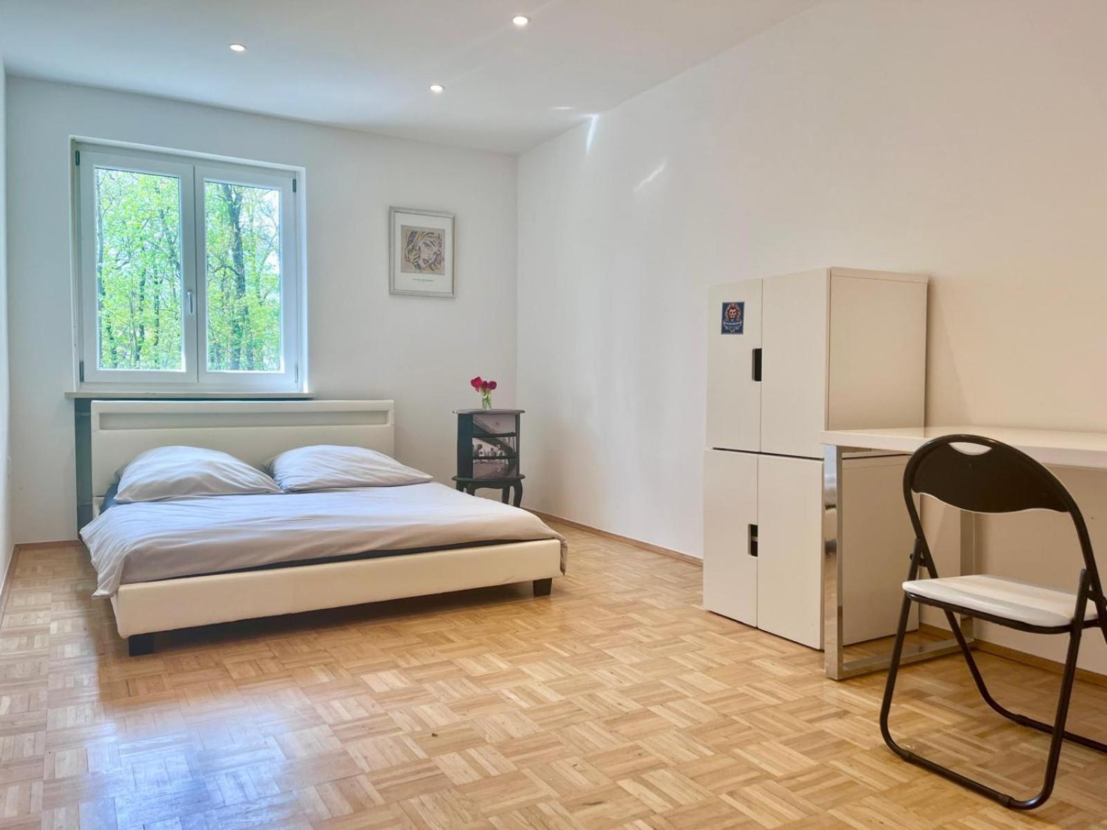 Large House With 4 Bedrooms In A Quiet And Greened Area Near * München