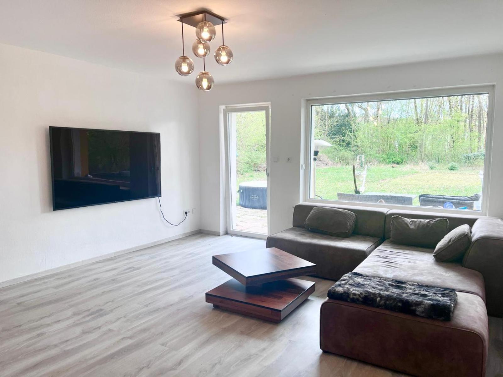 Large House With 4 Bedrooms In A Quiet And Greened Area Near Apartment München