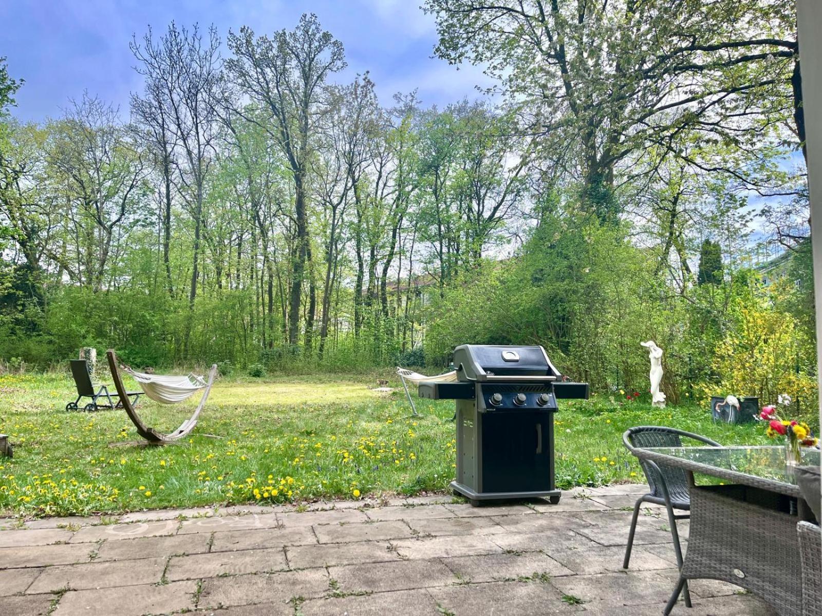 Large House With 4 Bedrooms In A Quiet And Greened Area Near